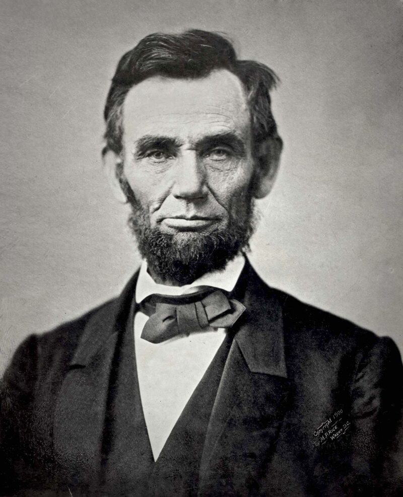 Black and white photograph of US President Abraham Lincoln